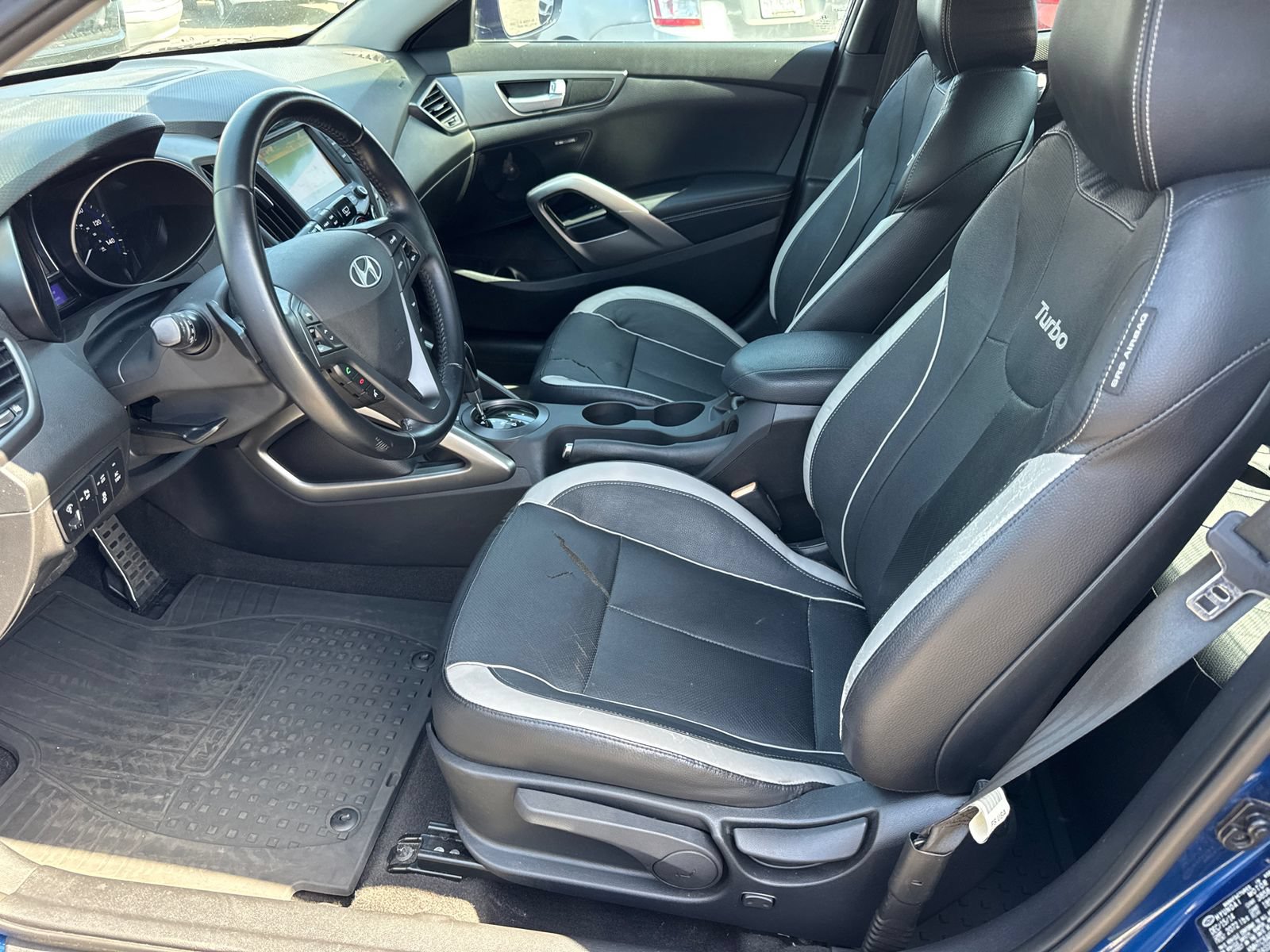 Used 2015 Hyundai Veloster Turbo w/ Option Group 04 FWD image 15