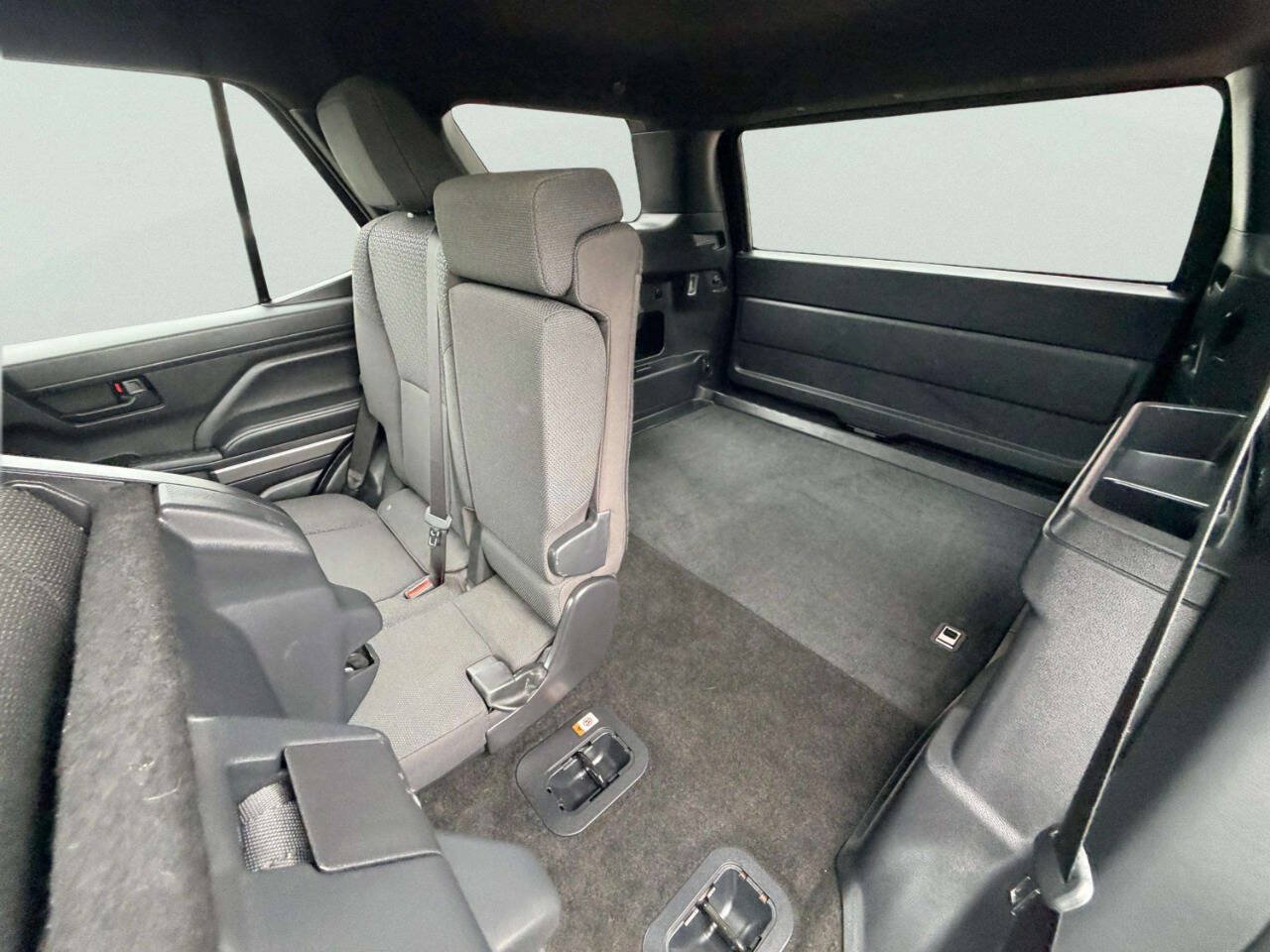 Used 2025 Toyota 4Runner SR5 AWD/4WD image 27