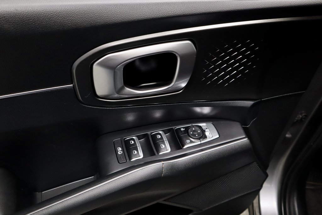 Used 2025 Kia Sorento EX image 25