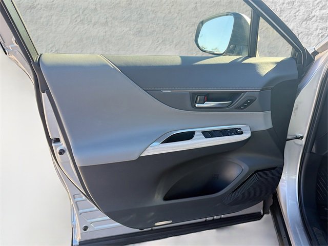 Used 2022 Toyota Venza XLE image 21