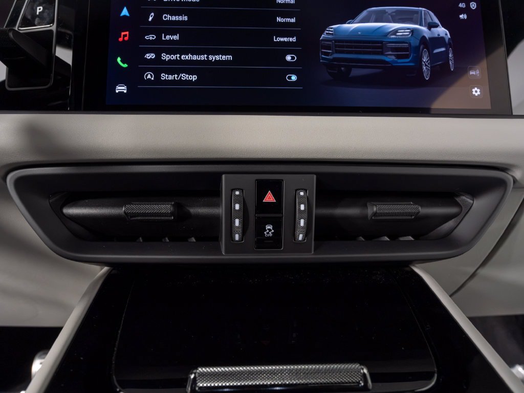 New 2026 Porsche Cayenne GTS AWD/4WD image 27