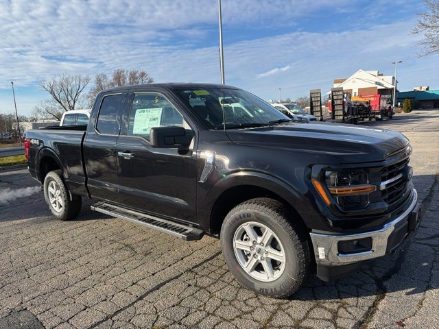 New 2025 Ford F150 XLT w/ Equipment Group 301A Standard