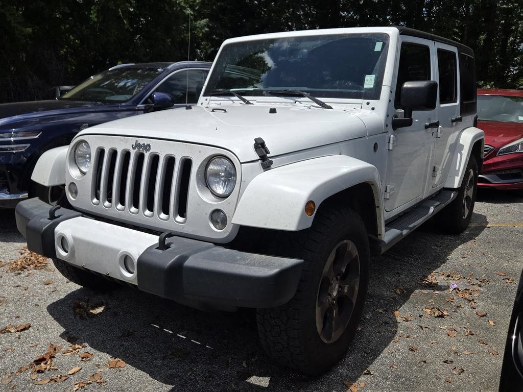 Used 2016 Jeep Wrangler Unlimited Sahara w/ Max Tow Package AWD/4WD image 4