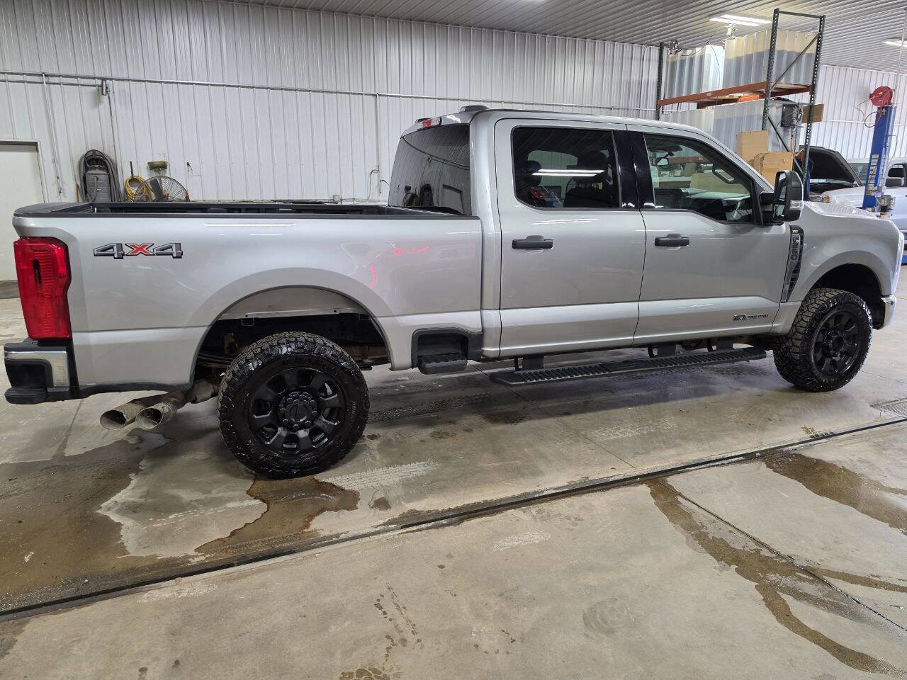 Used 2024 Ford F250 XLT AWD/4WD image 9