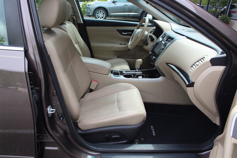 Used 2015 Nissan Altima 3.5 SL FWD image 25
