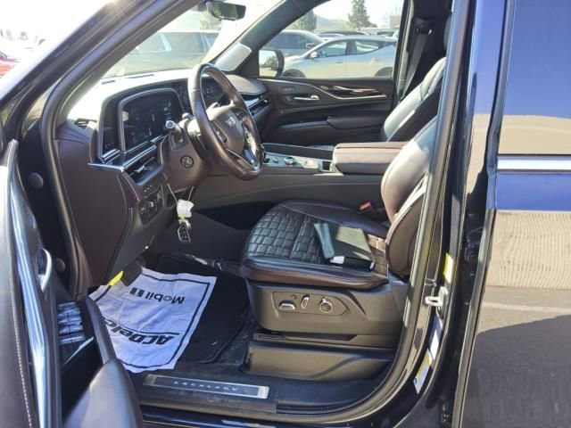 Used 2022 Cadillac Escalade Premium Luxury Platinum image 4