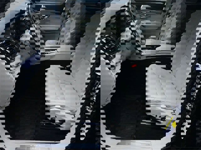 Used 2021 Volvo XC90 T5 Momentum w/ Climate Package image 18