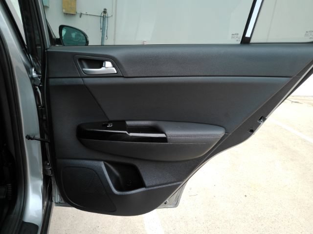 Used 2020 Kia Sportage EX FWD image 24