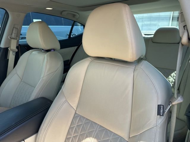 Used 2021 Nissan Maxima Platinum w/ Sport Mat Group FWD image 9