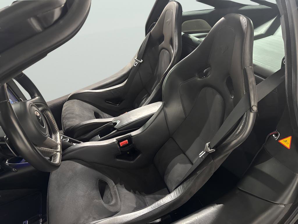 Used 2018 McLaren 720S image 12
