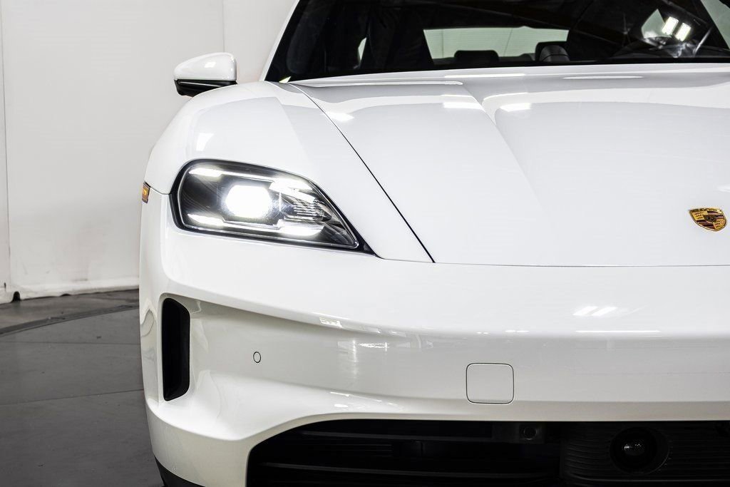 New 2025 Porsche Taycan 4S image 12