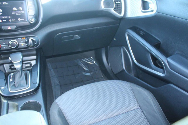 Used 2023 Kia Soul LX image 16