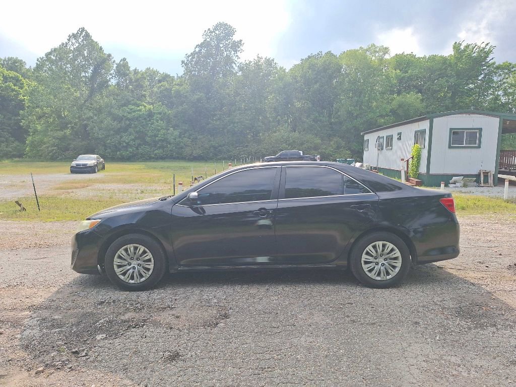 Used 2012 Toyota Camry LE FWD image 5
