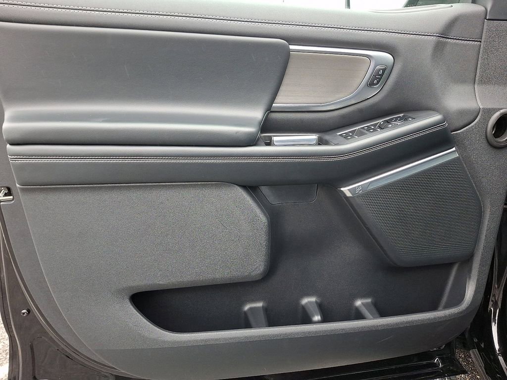 Certified 2025 Ford Expedition Max Platinum image 14