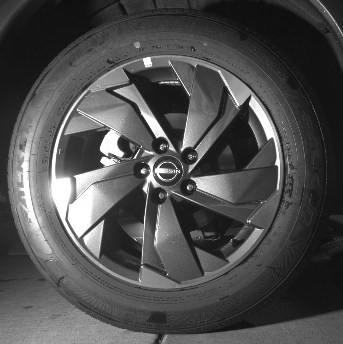 Used 2025 Nissan Rogue SV image 15