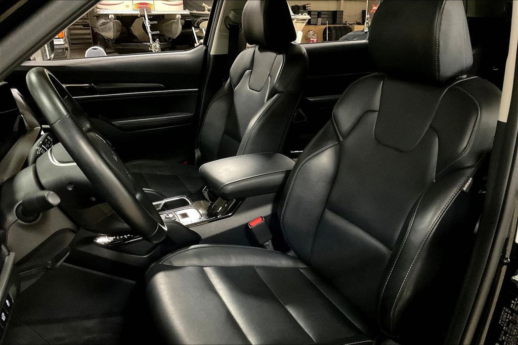 Used 2025 Kia Telluride S AWD/4WD image 24