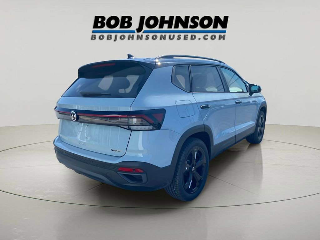 Used 2025 Volkswagen Taos SE image 8