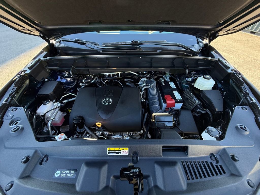Used 2022 Toyota Highlander XLE image 29