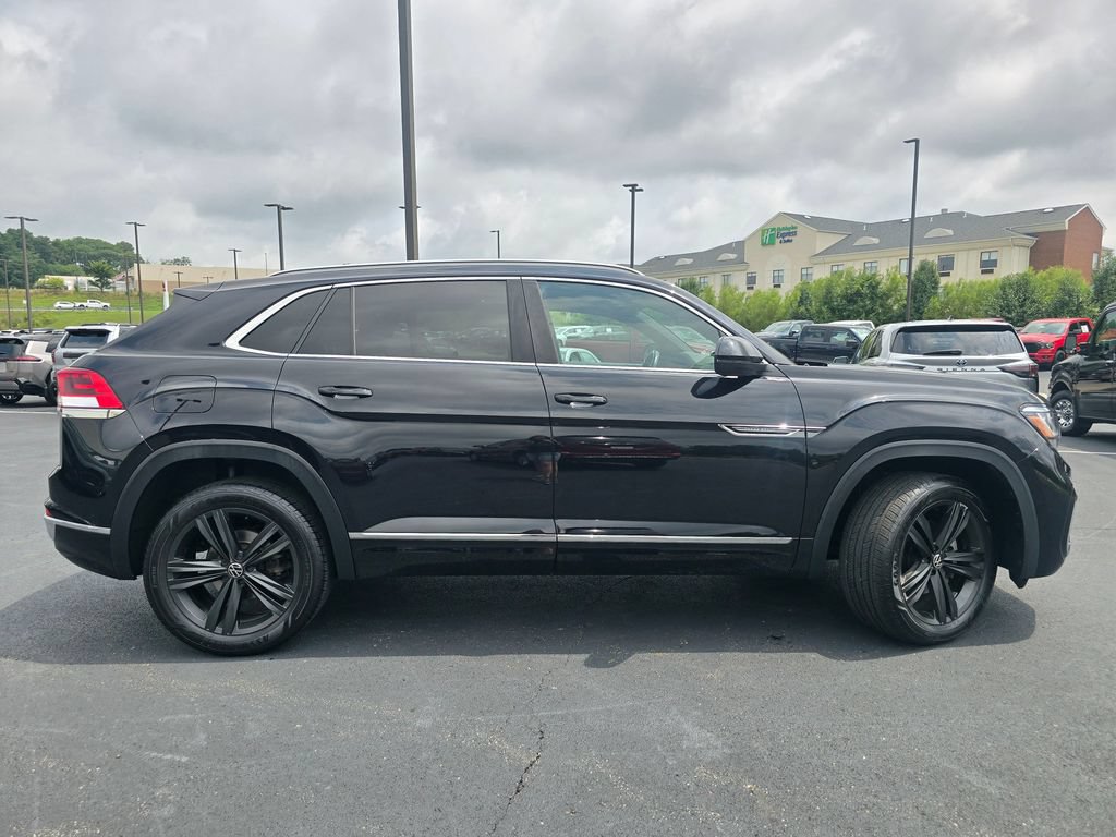 Used 2022 Volkswagen Atlas Cross Sport SEL R-Line AWD/4WD image 9