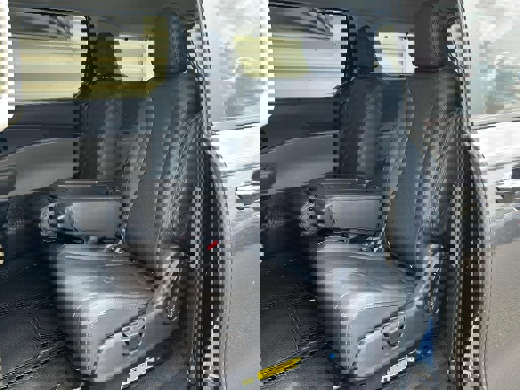 New 2026 Kia Carnival EX image 12