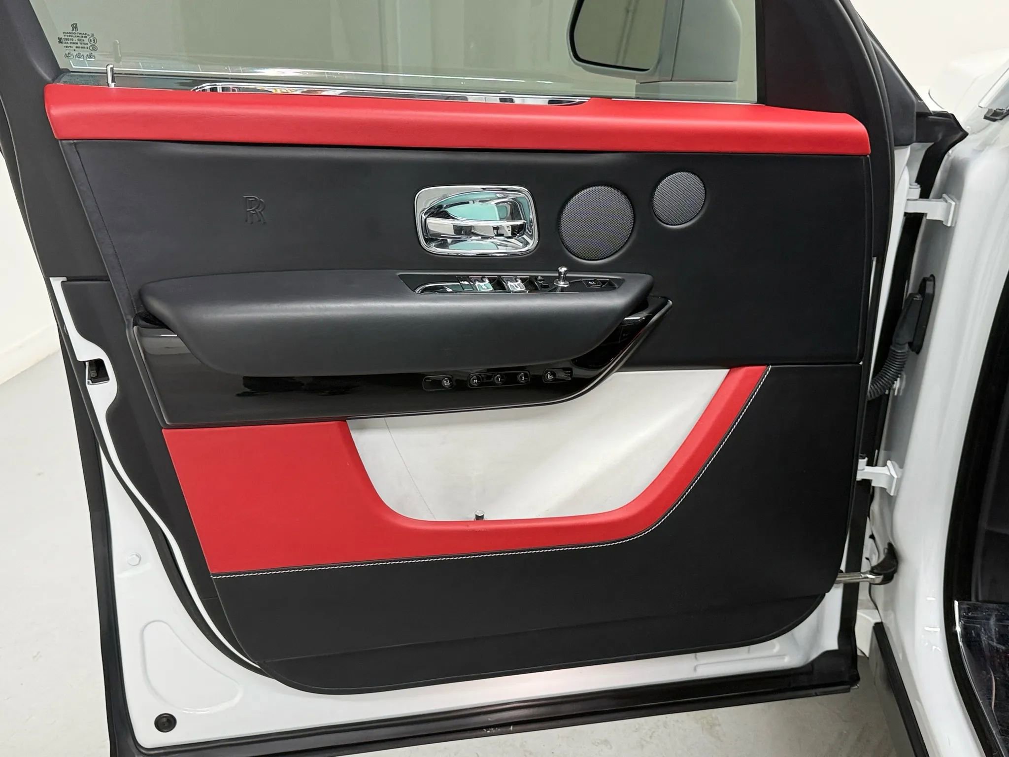 Used 2020 Rolls-Royce Cullinan image 27