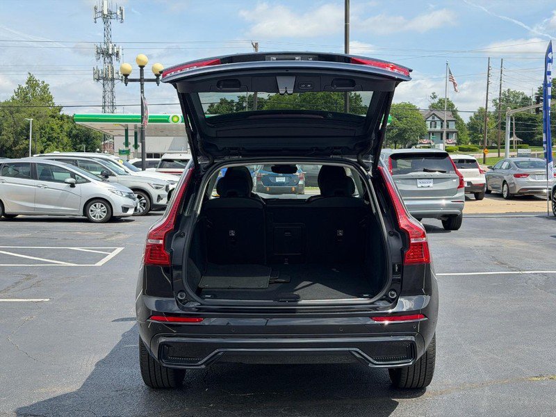 Certified 2025 Volvo XC60 B5 Plus w/ Climate Package AWD/4WD image 5