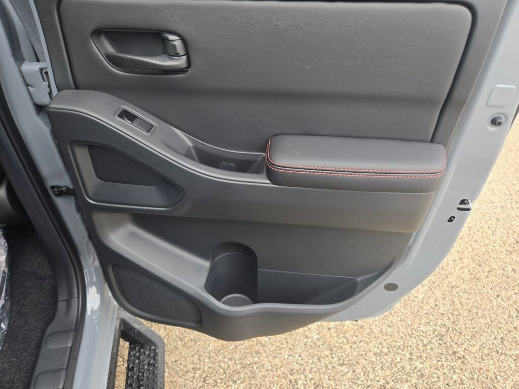 New 2026 Nissan Frontier PRO-4X w/ Pro-4x Convenience Package image 7