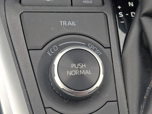 Used 2025 Toyota RAV4 LE AWD/4WD image 23