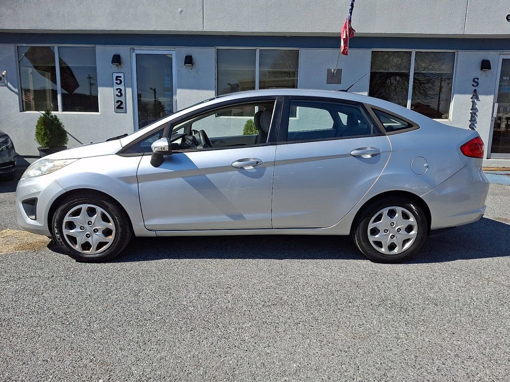 Used 2013 Ford Fiesta SE image 6