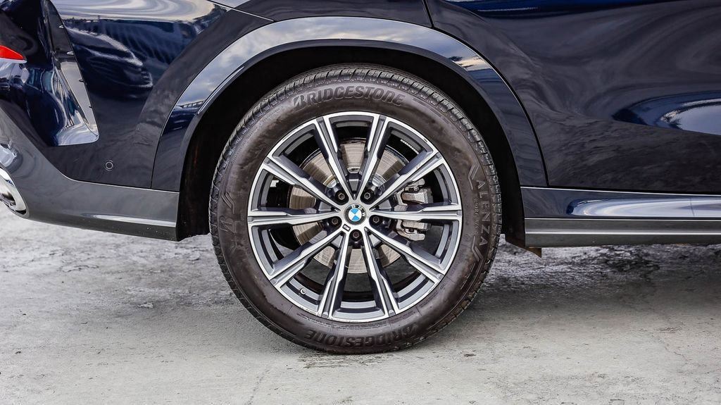 Used 2024 BMW X6 xDrive40i image 12