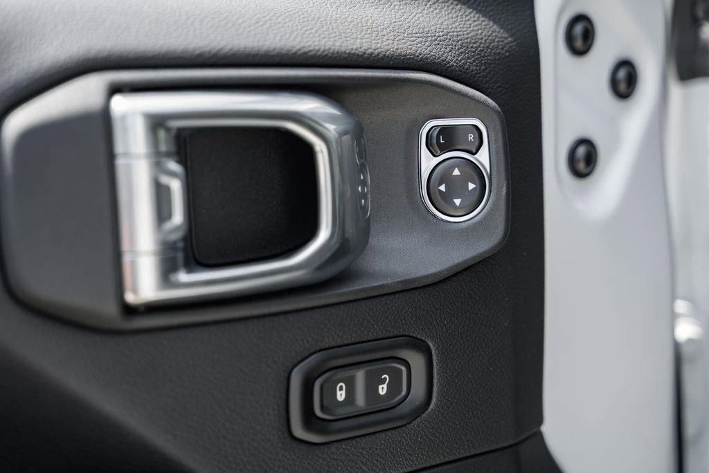 New 2025 Jeep Wrangler Sahara w/ Technology Group image 37