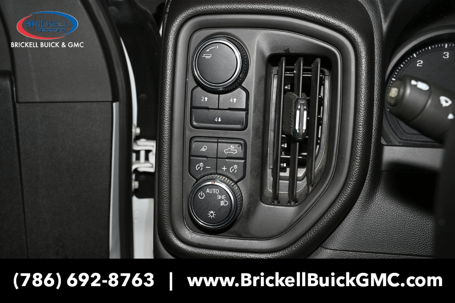 Used 2024 GMC Sierra 2500 Pro AWD/4WD image 31