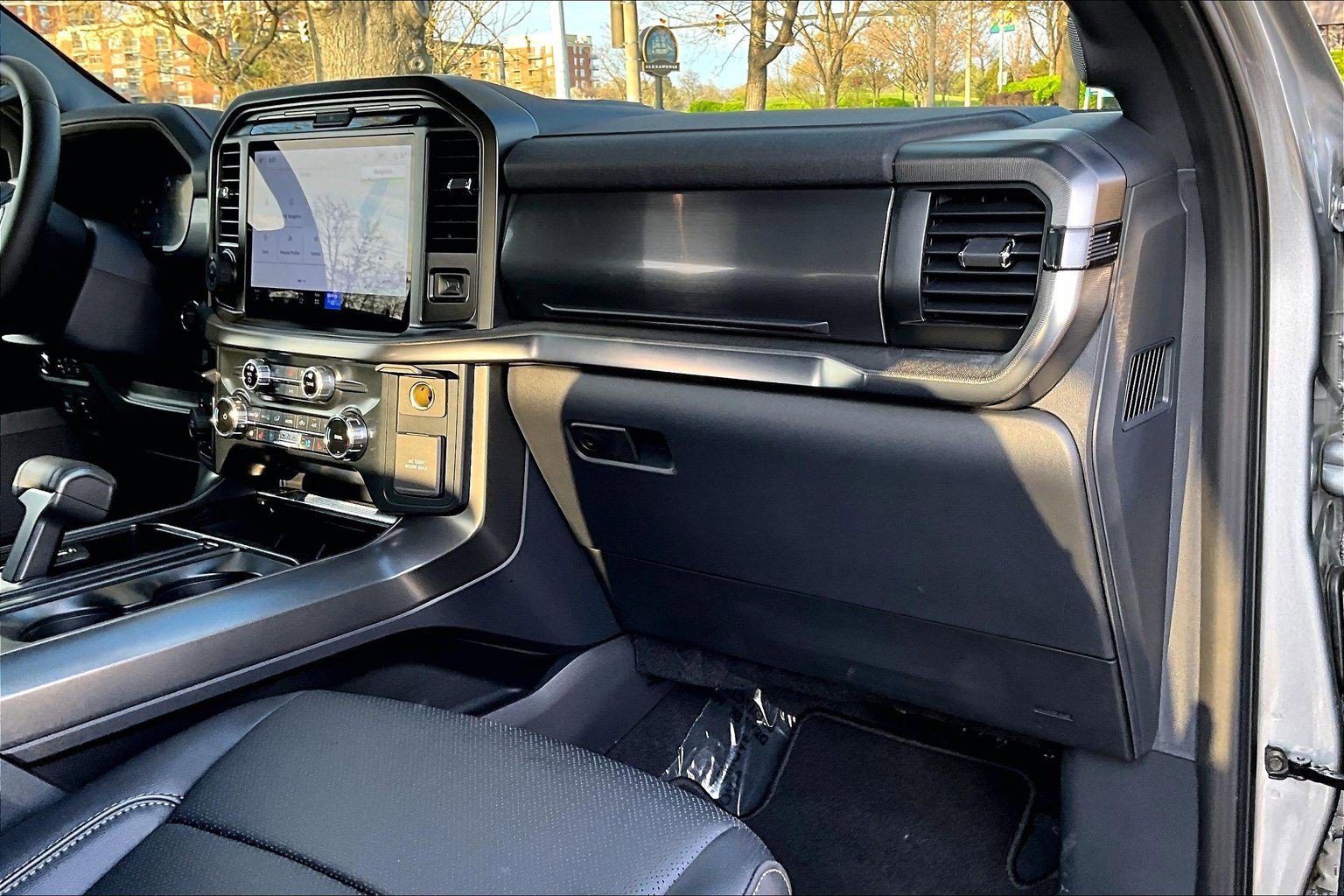Used 2025 Ford F150 Lariat image 14