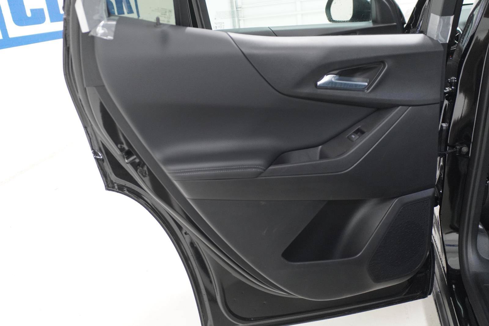 New 2027 Chevrolet Equinox LT w/ Convenience Package II FWD image 27