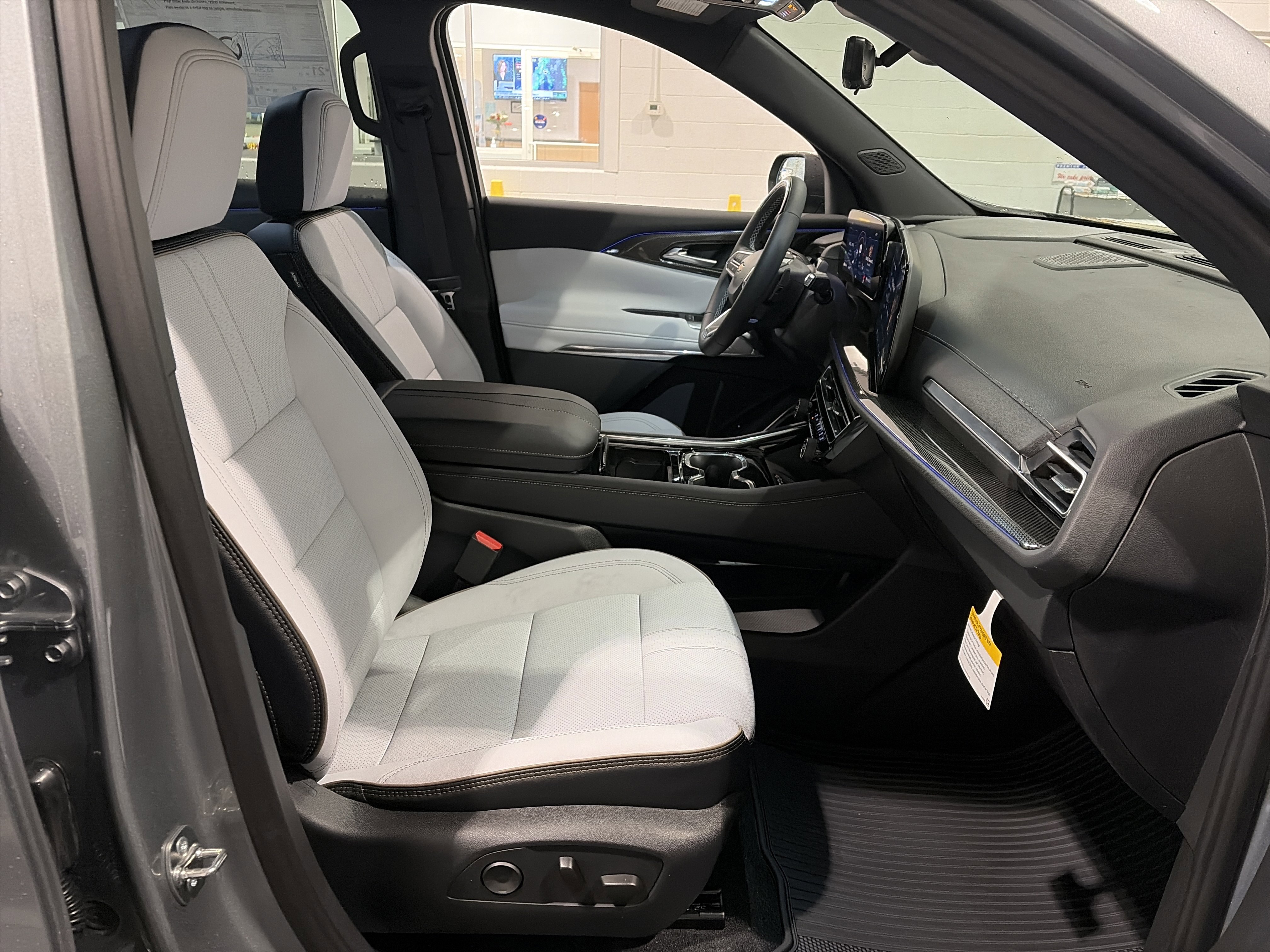 New 2026 Chevrolet Traverse High Country image 17