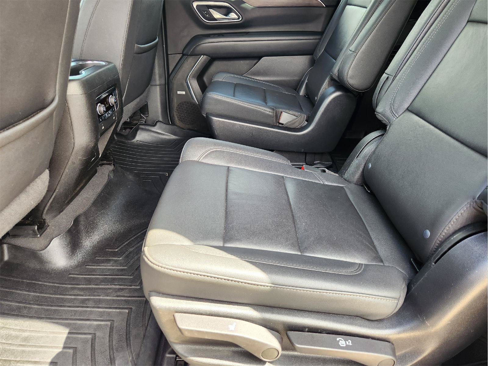 Certified 2023 Chevrolet Suburban Z71 w/ Luxury Package AWD/4WD image 30