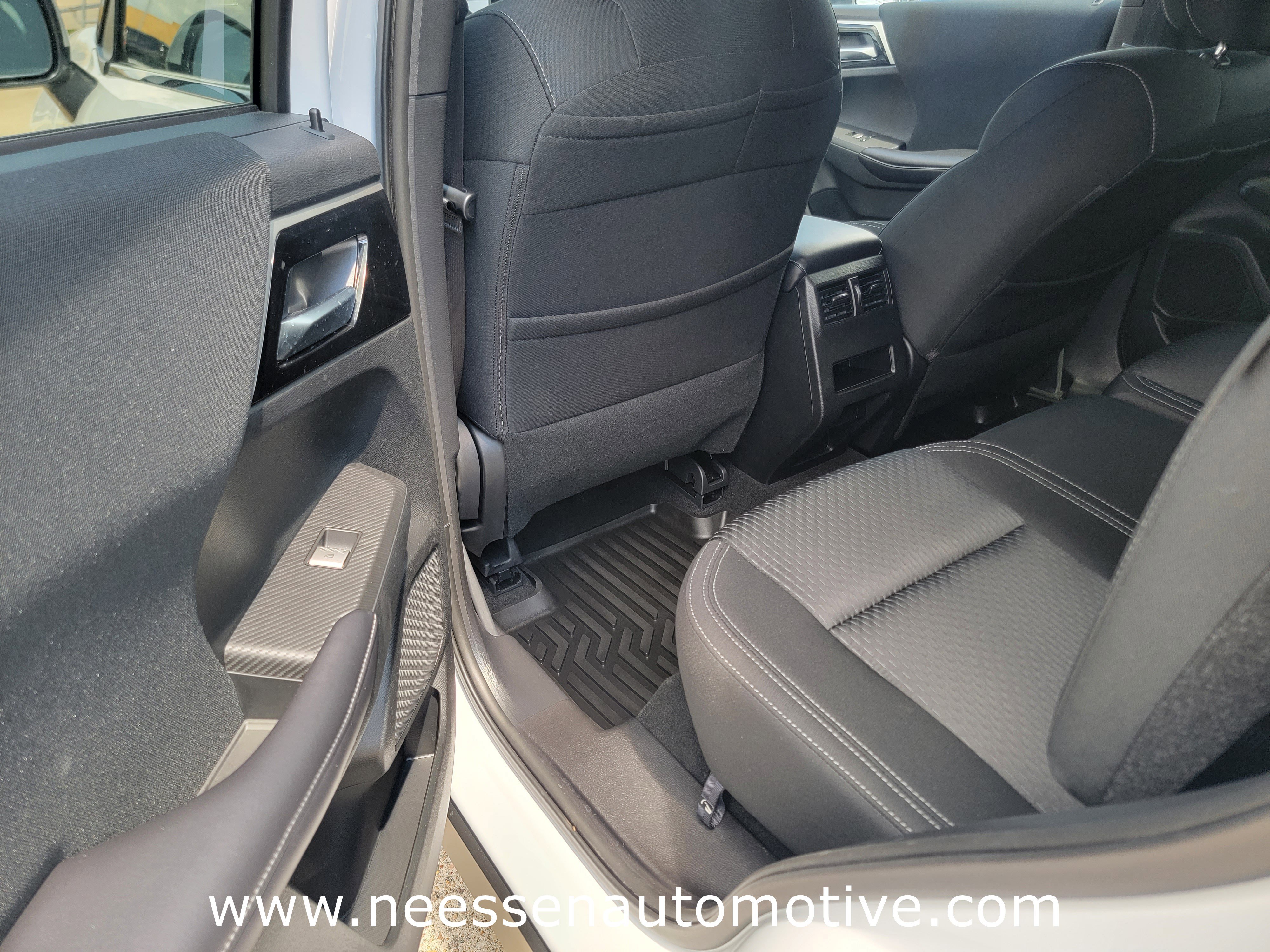 Used 2024 Mitsubishi Outlander ES image 13