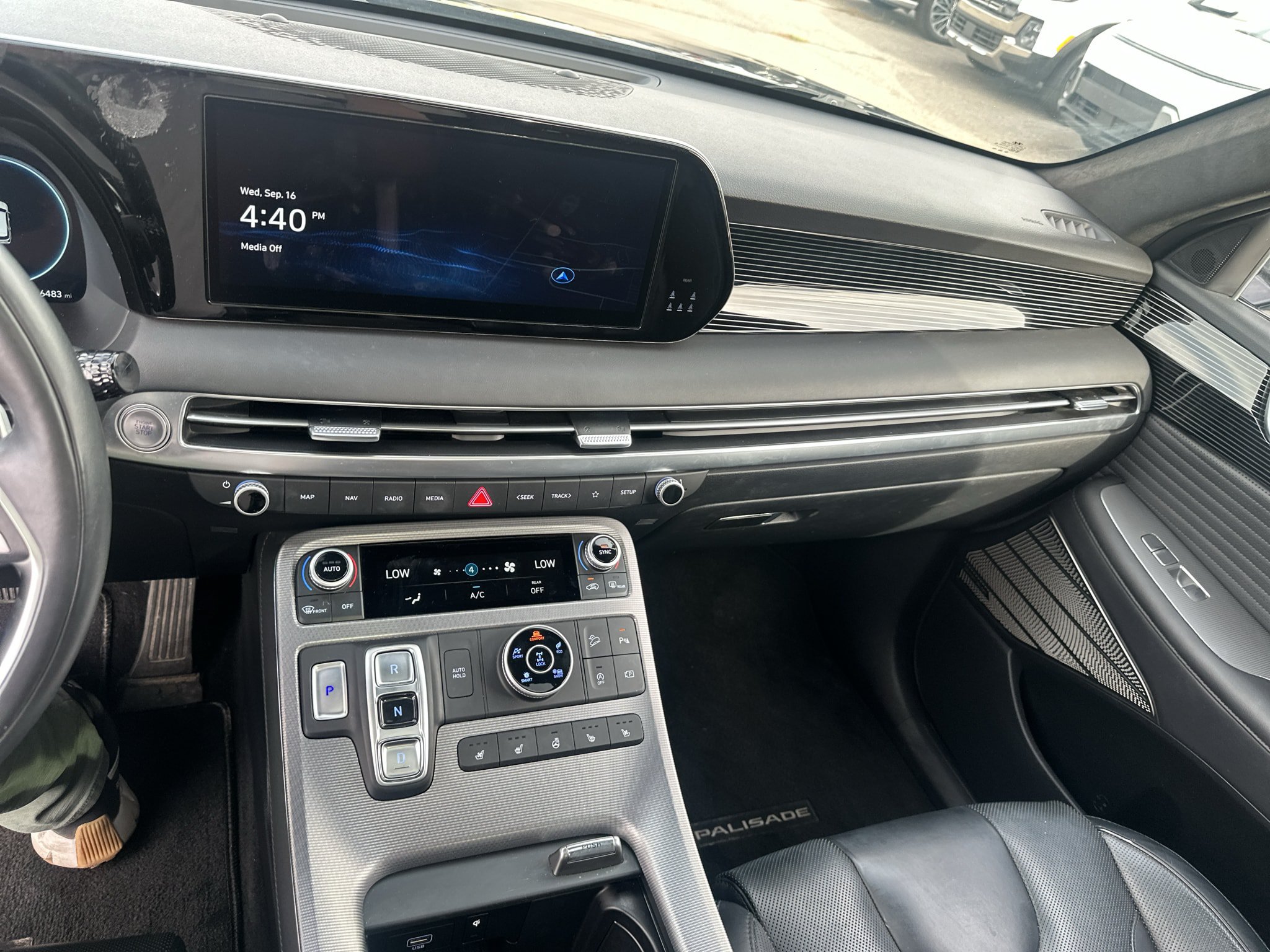 Used 2024 Hyundai Palisade Calligraphy AWD/4WD image 13