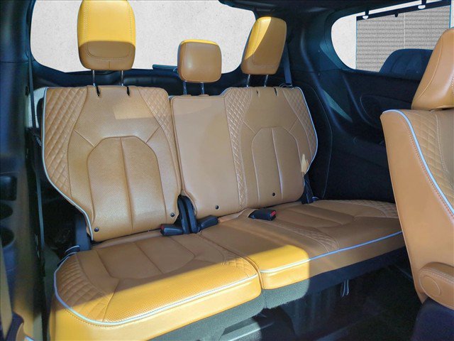 Used 2021 Chrysler Pacifica Pinnacle FWD image 23
