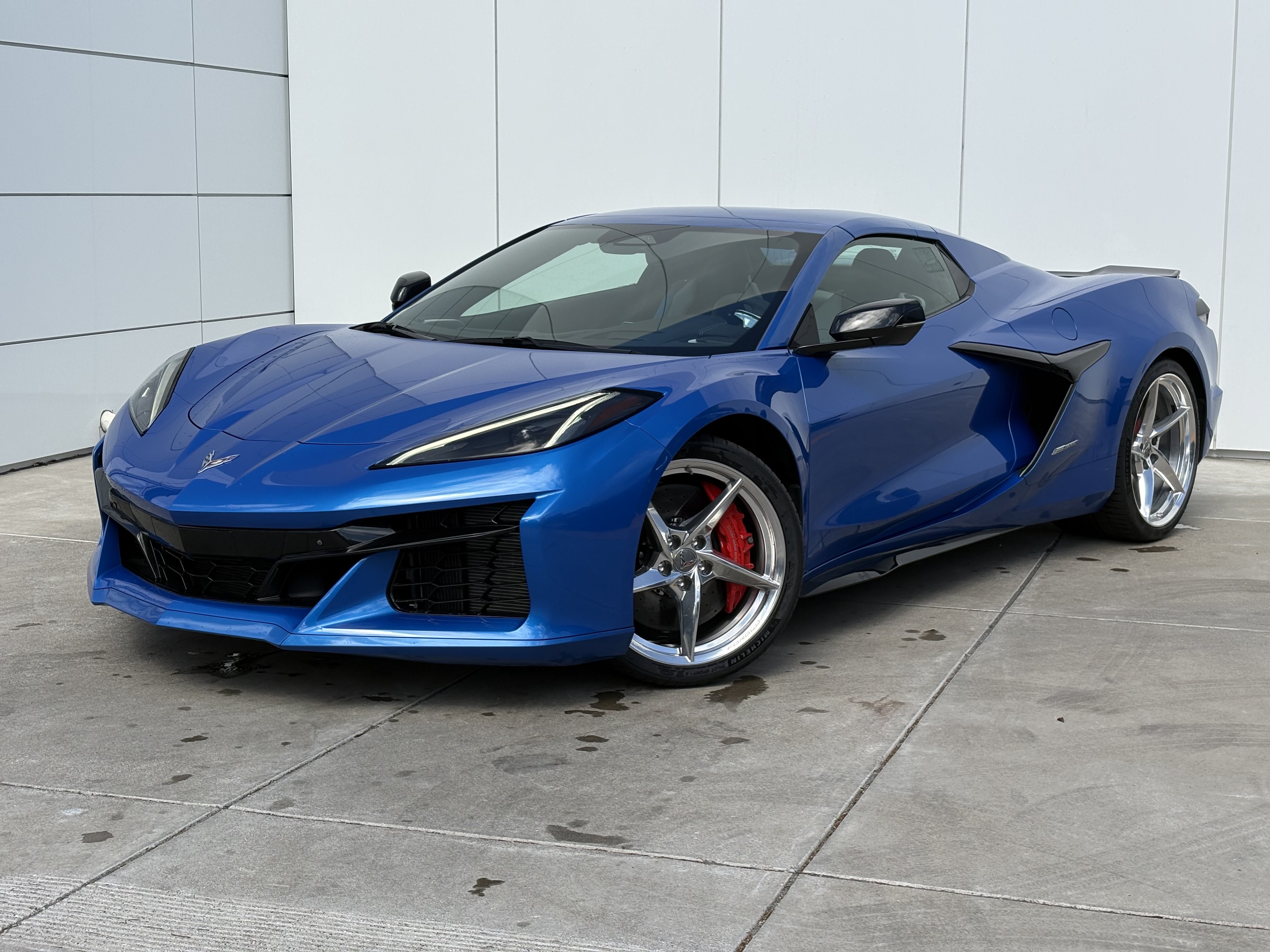 Used 2025 Chevrolet Corvette E-Ray AWD/4WD image 2