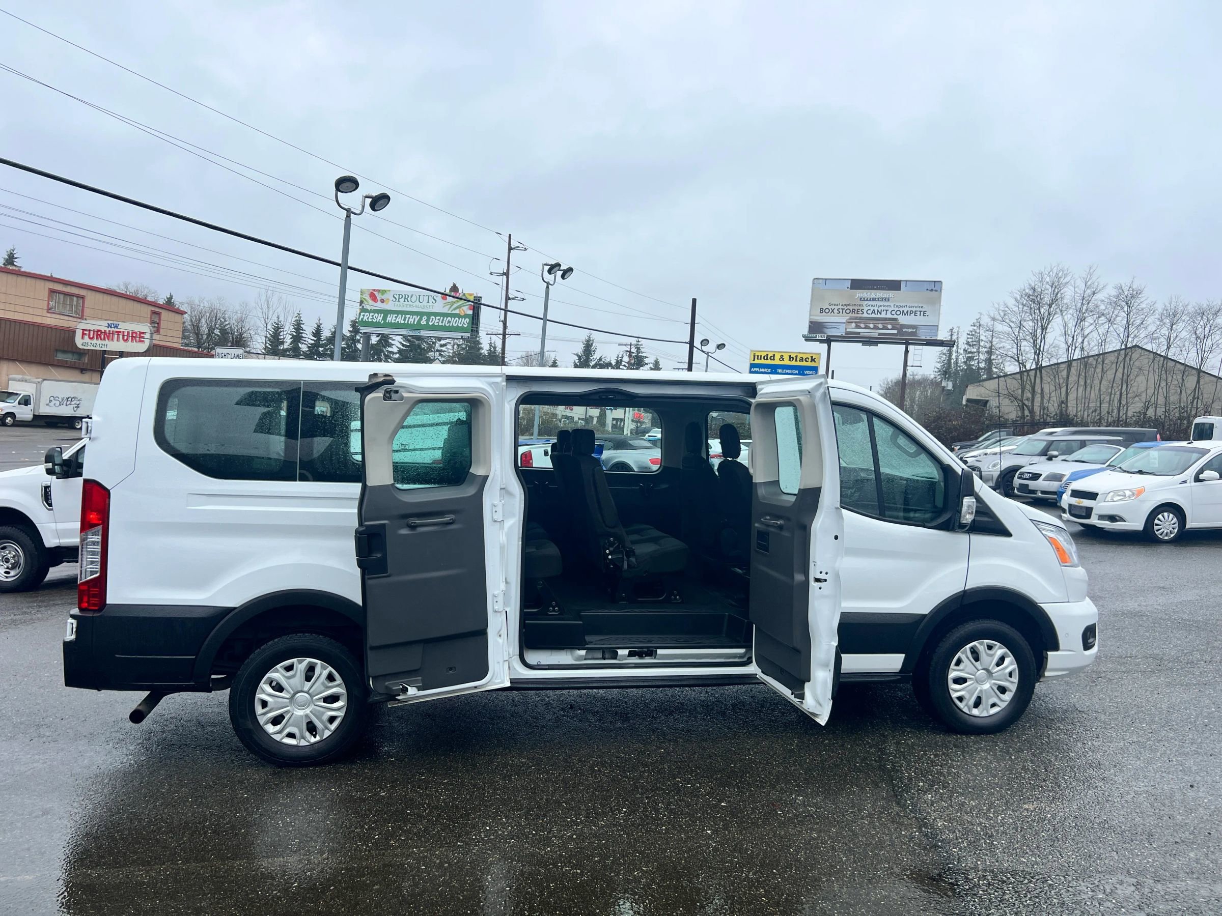 Used 2021 Ford Transit 350 XLT image 6