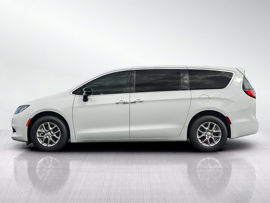 New 2026 Chrysler Voyager LX FWD image 4