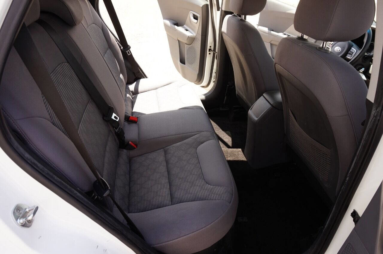 Used 2017 Kia Niro FE image 19