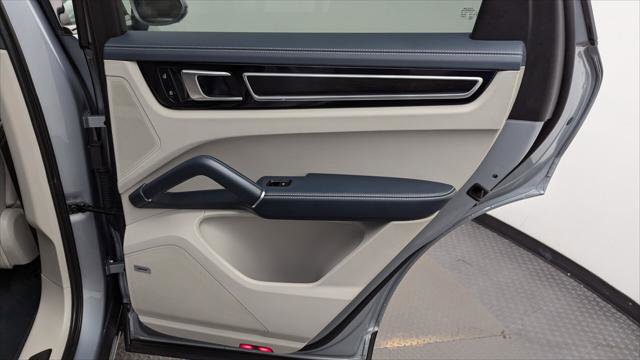 Used 2021 Porsche Cayenne GTS w/ Premium Package Plus image 14