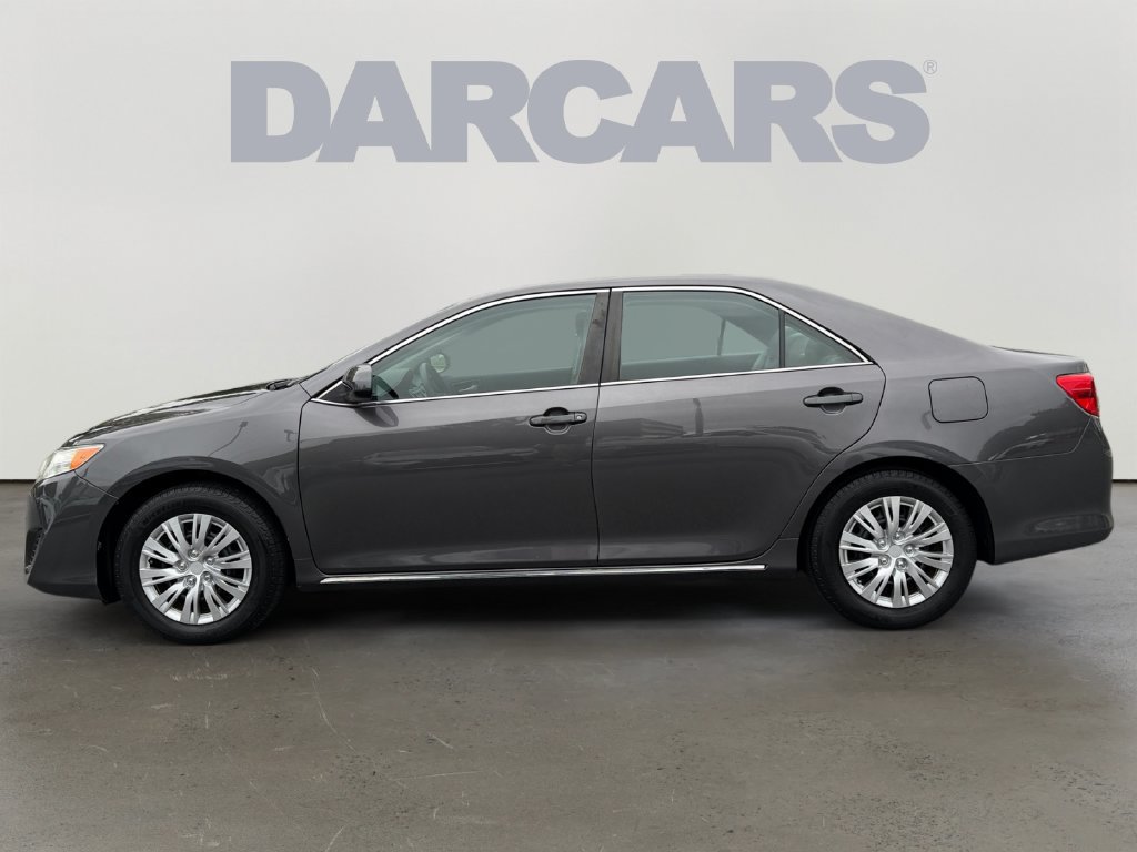 Used 2014 Toyota Camry LE FWD image 3