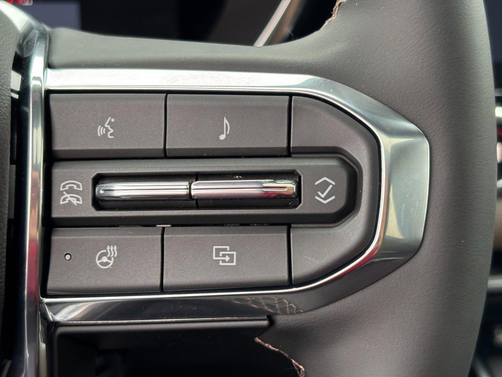 New 2026 GMC Canyon Denali w/ LPO, Denali Black Edition image 18