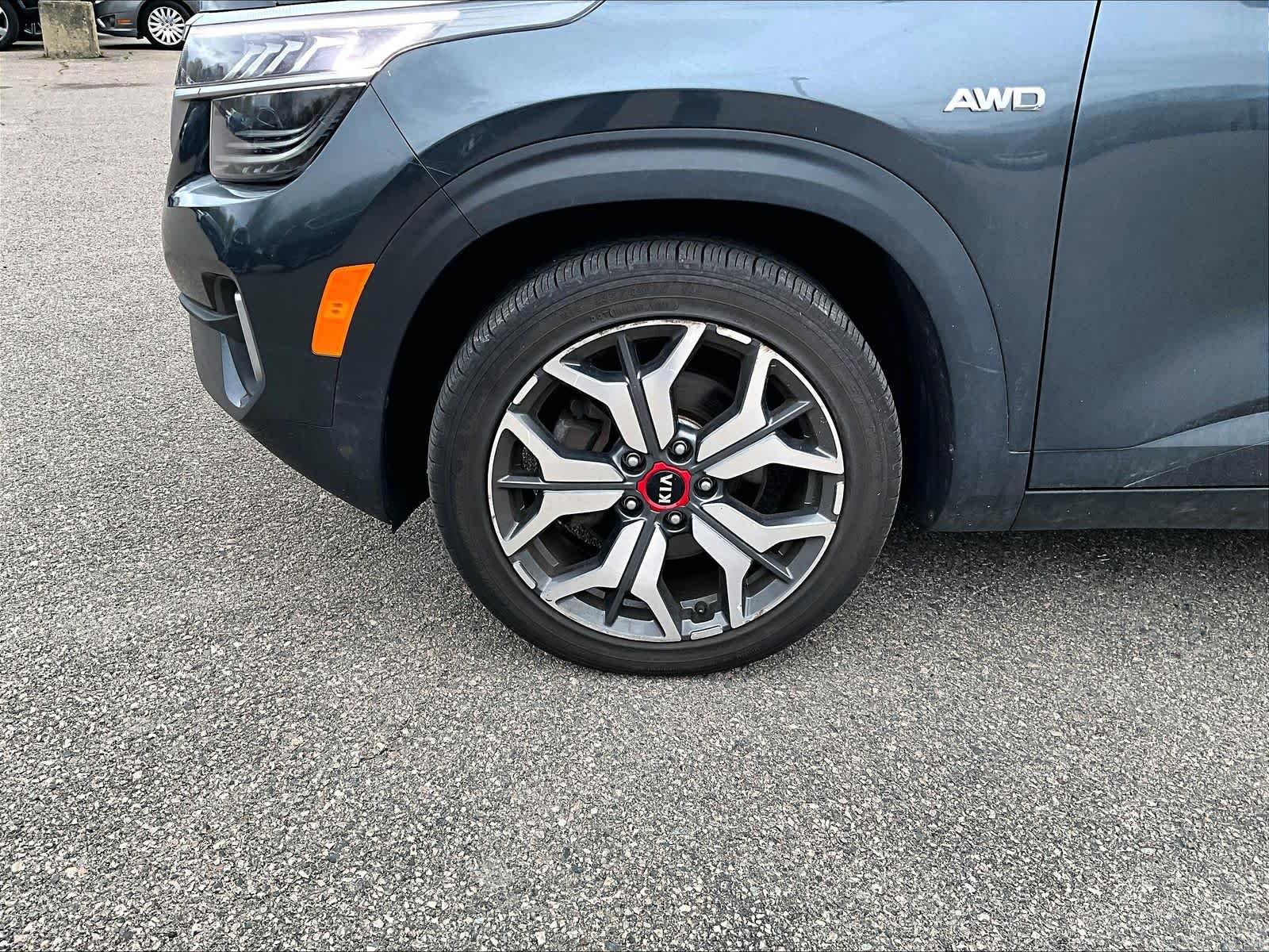 Used 2021 Kia Seltos SX w/ SX Sunroof Package AWD/4WD image 4