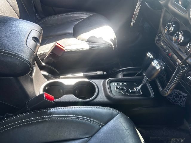 Used 2016 Jeep Wrangler Unlimited Rubicon AWD/4WD image 19
