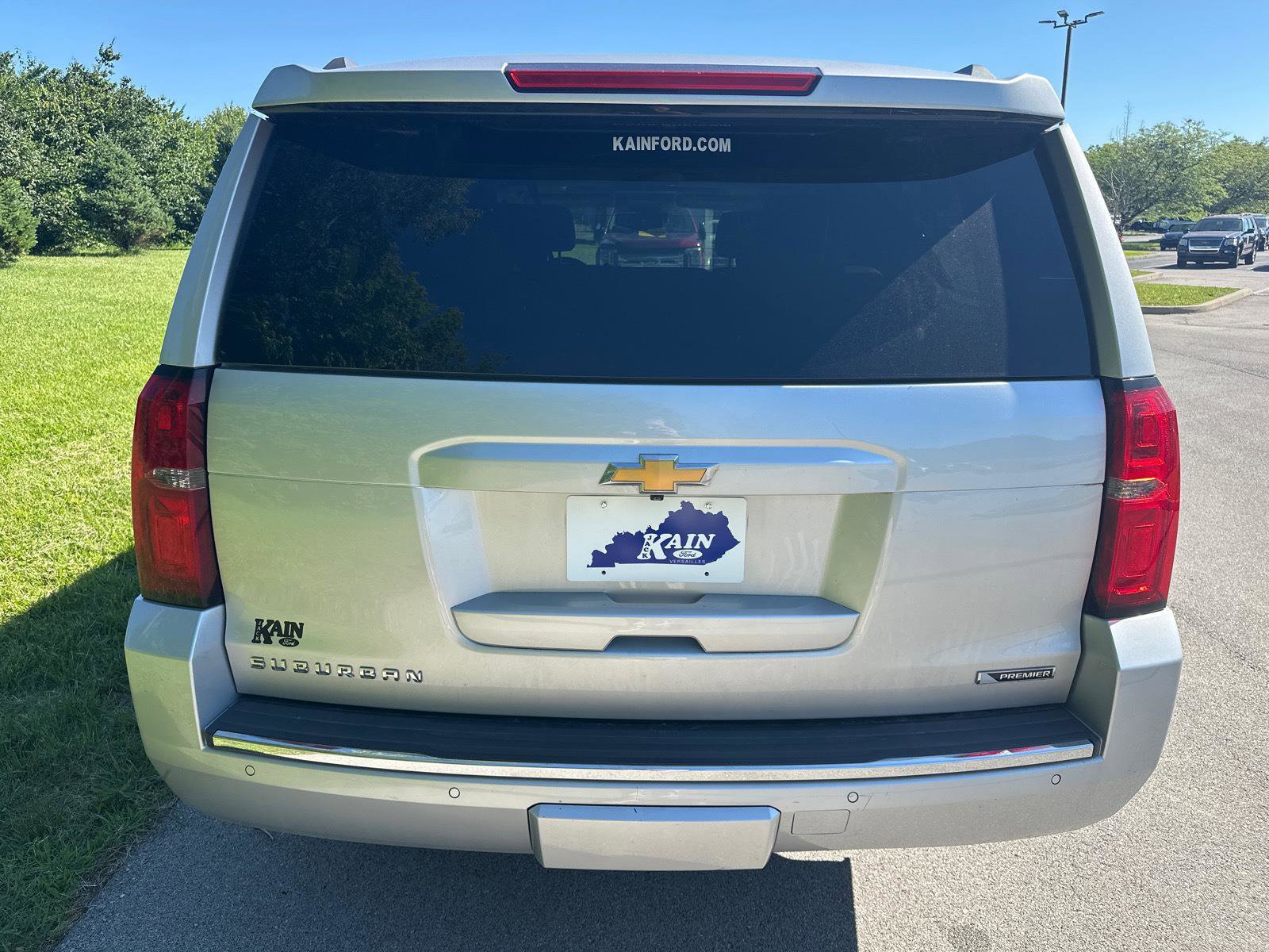 Used 2017 Chevrolet Suburban Premier AWD/4WD image 7