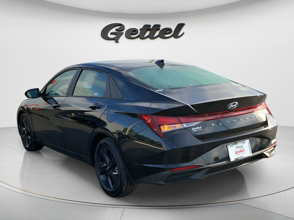 Used 2023 Hyundai Elantra SEL image 6